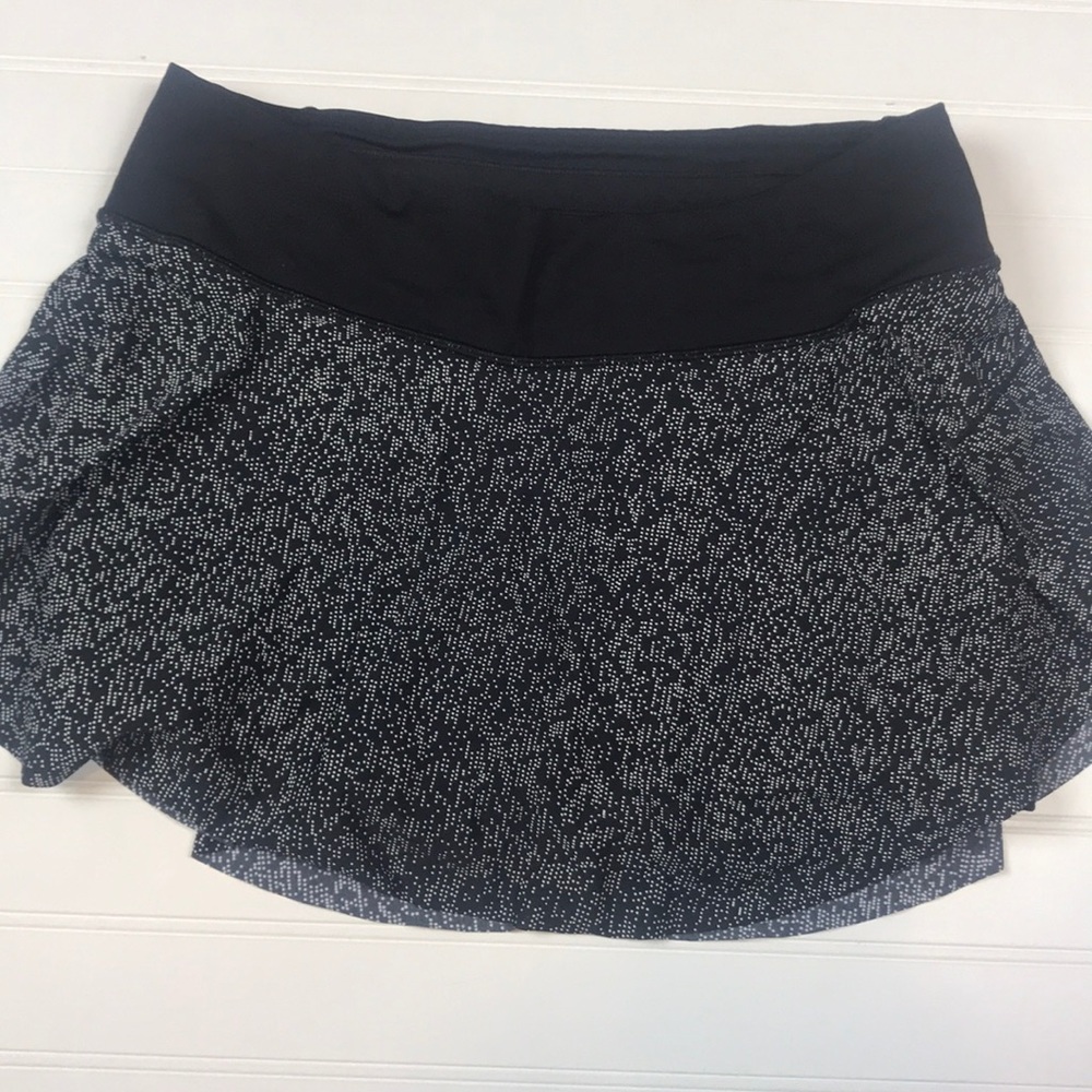 Lululemon skort black and white size 6